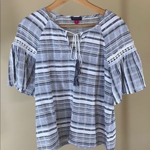Vince Camuto short sleeve shirt